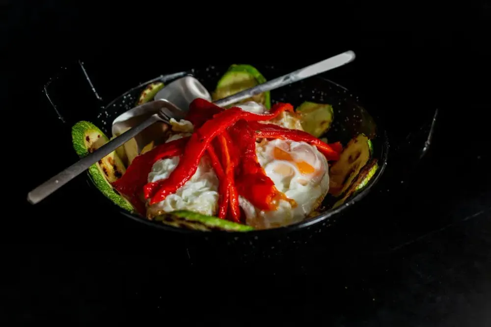 Fried eggs with roasted peppers